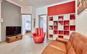Vanchiglietta Colourful Apartment